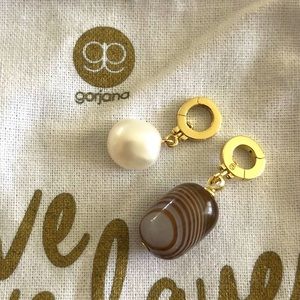 ⭐️TWO GORJANA CHARMS PEARL & AGATE⭐️
